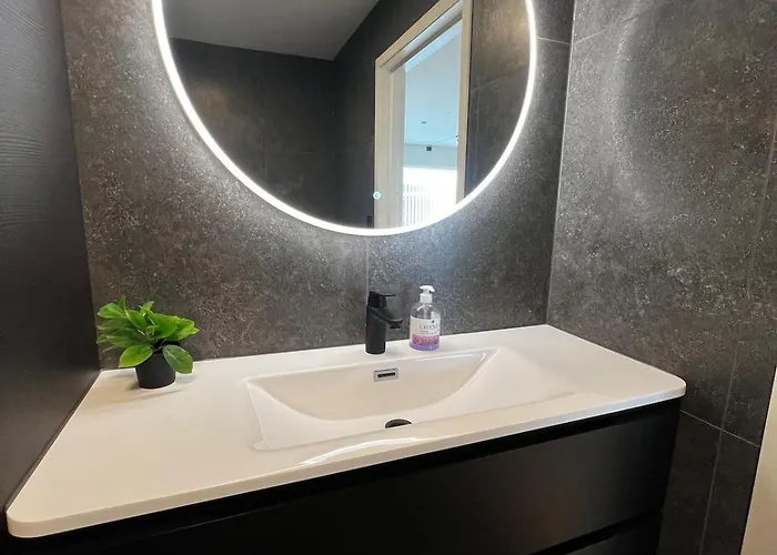 Newly Refurbished In The Center Apartment Verdalsora