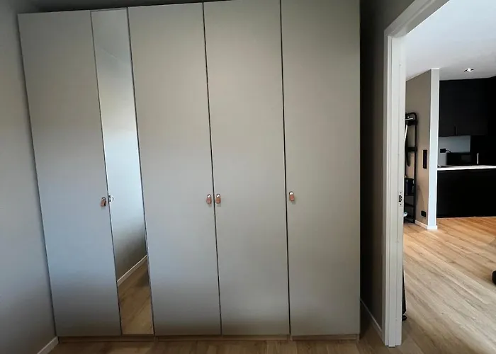 Newly Refurbished In The Center Apartment