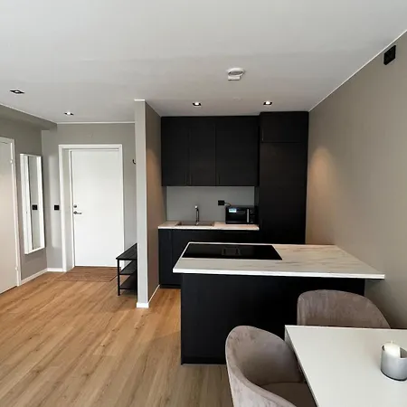 Newly Refurbished In The Center Lejlighed
